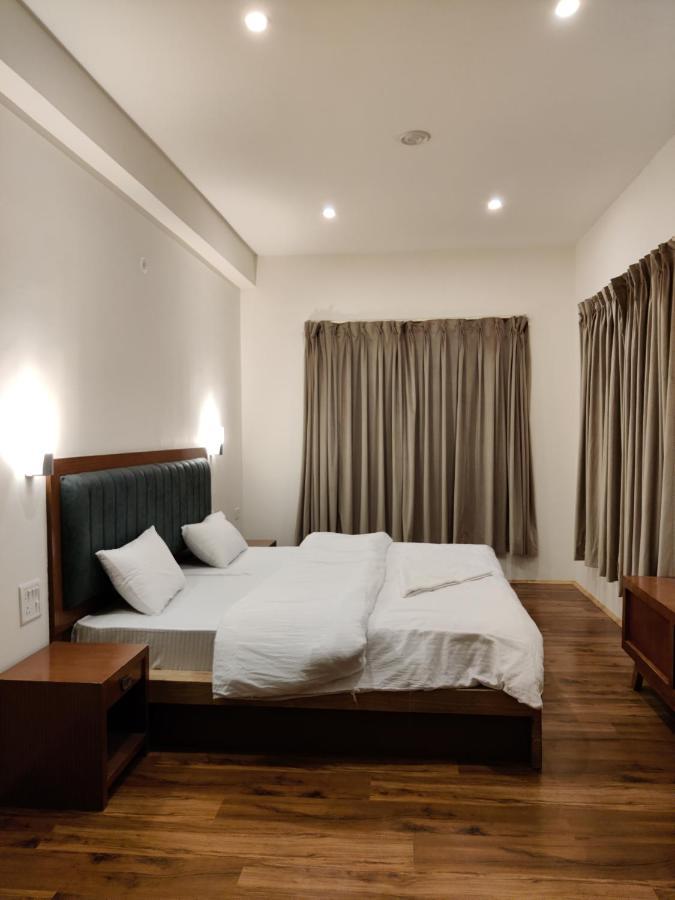 فندق Rock Castle Residency ليه المظهر الخارجي الصورة