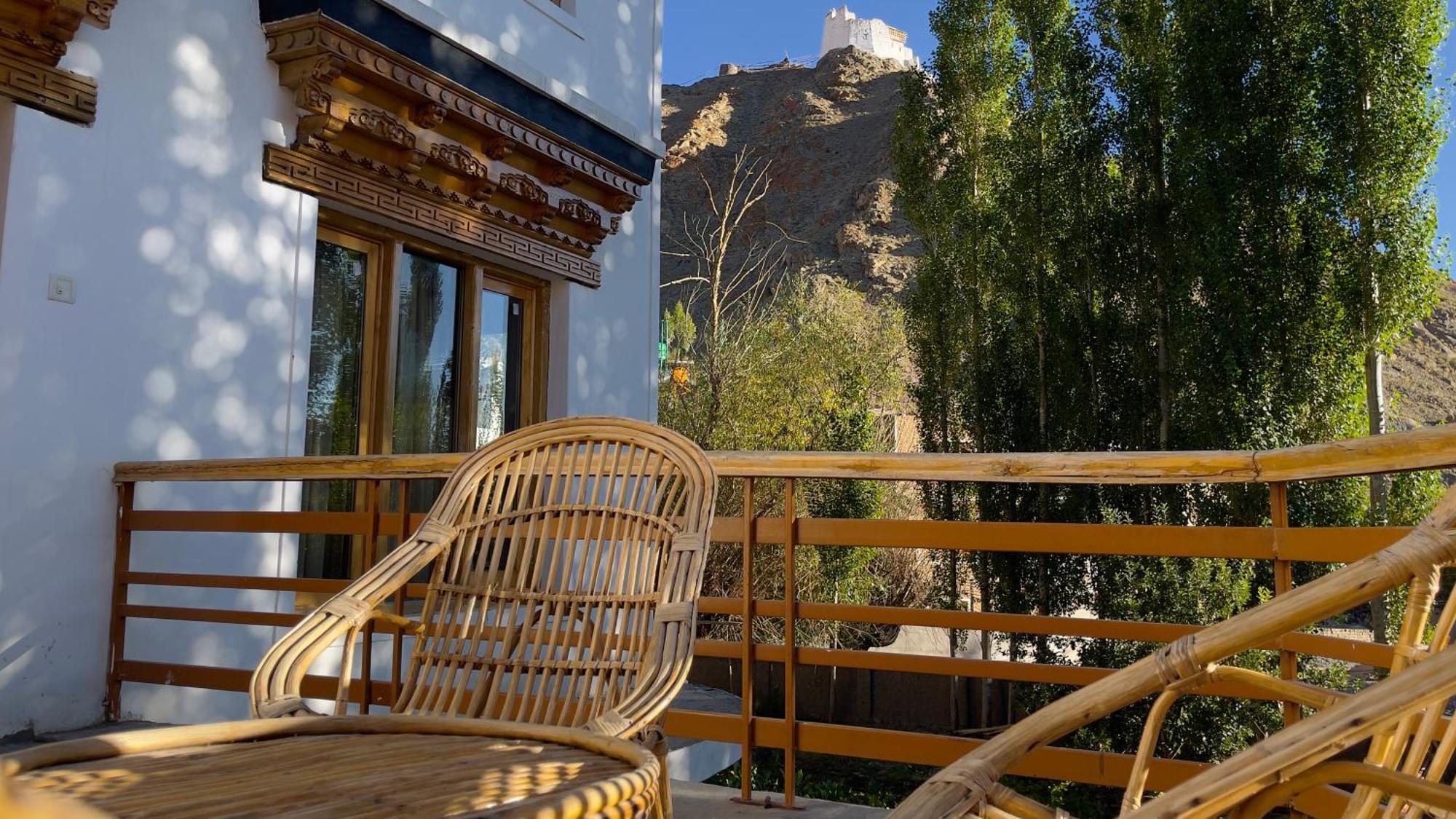 فندق Rock Castle Residency ليه المظهر الخارجي الصورة